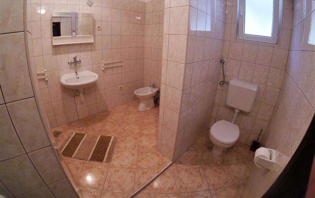 Apartments Olivera Supetarska Draga Exterior photo