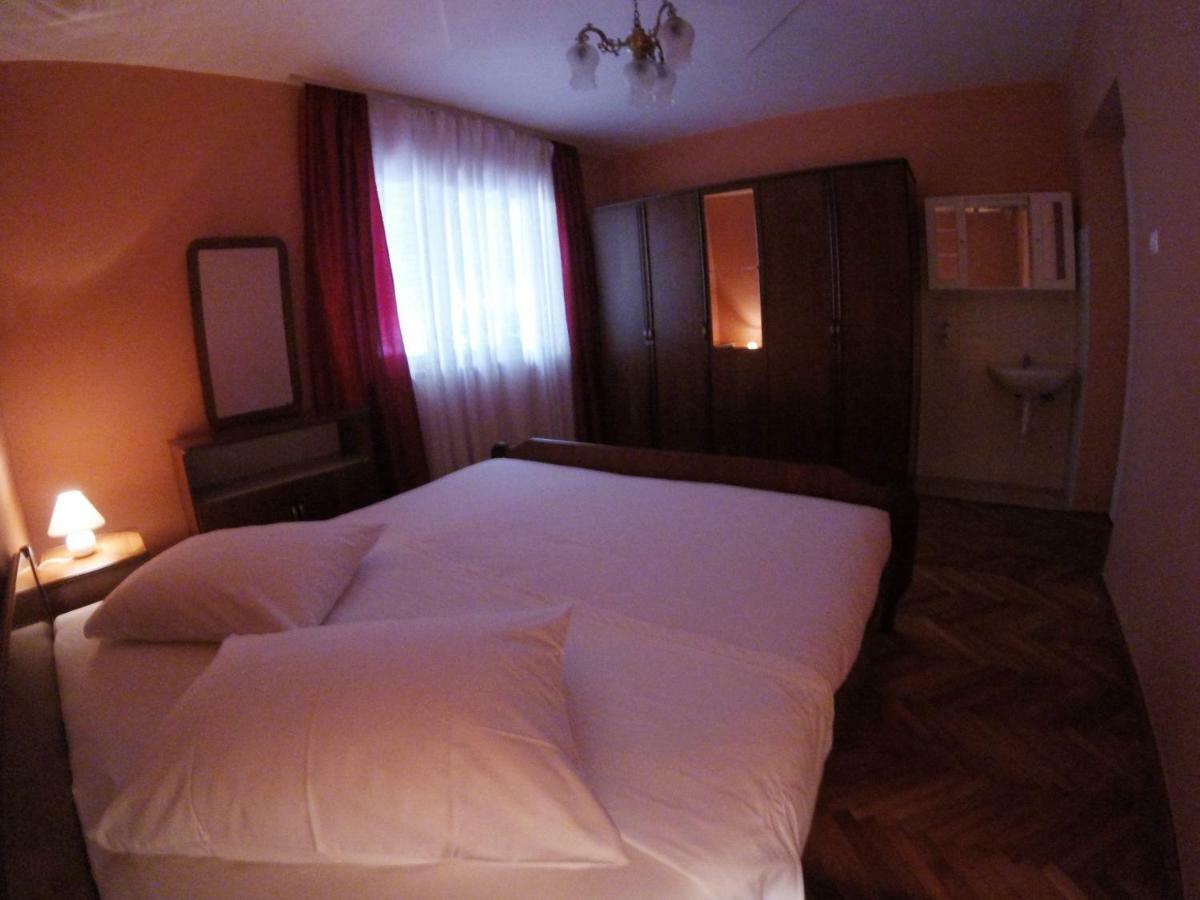 Apartments Olivera Supetarska Draga Exterior photo